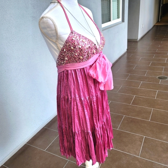 BCBGMaxAzria ✦ Silk Halter Dress ✦ Pink Tiered Pleats Beaded Detail Size 6 - Picture 14 of 15